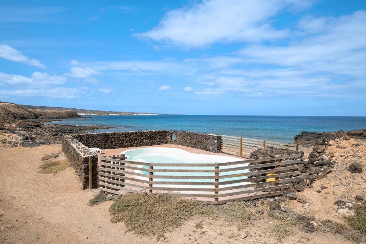 Playa Marina Eco Beach And Pool Bungalow Mala View Ариета Екстериор снимка